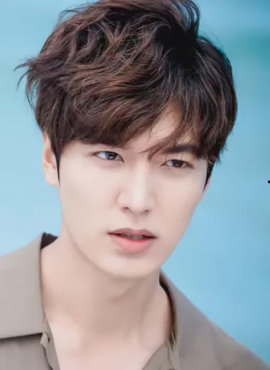 李敏镐最新爆料图片近照,帅气依旧引粉丝热议 第2张 李敏镐最新爆料图片近照,帅气依旧引粉丝热议 第2张